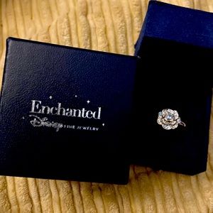 Helzberg Diamonds Enchanted Disney Cinderella Flower Diamond/Topaz Ring Sz5 NEW